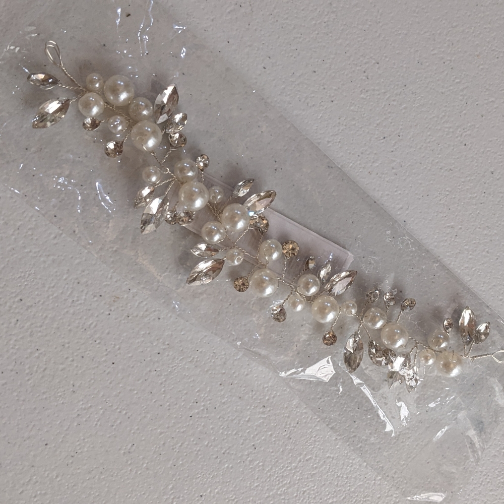 Silver Wedding Hairpiece